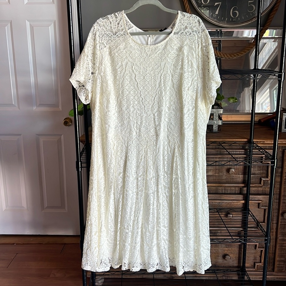 Women’s lace dress
